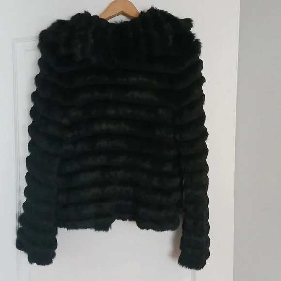 Short fur jacket - Picture 3 of 3
